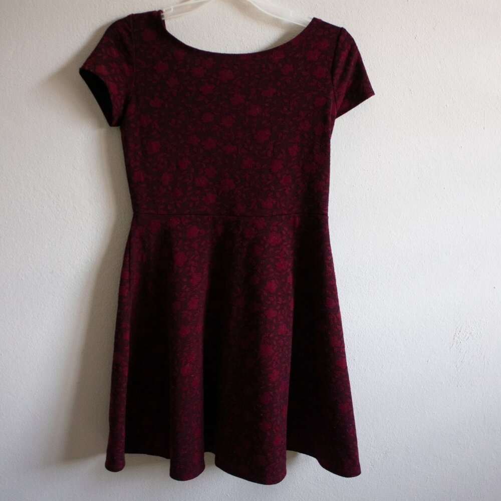 Forever 21 Burgundy Jacquard Fit & Flare Dress – Size S